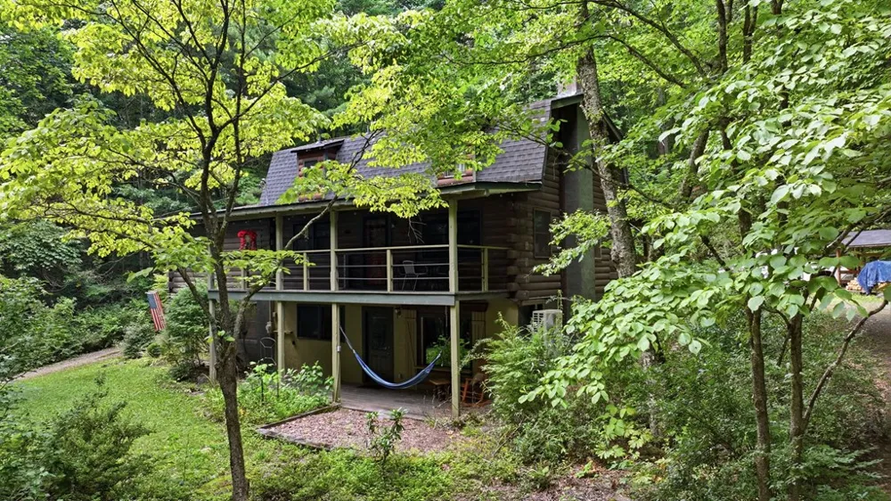Log Haven Lane Franklin, NC 28734
