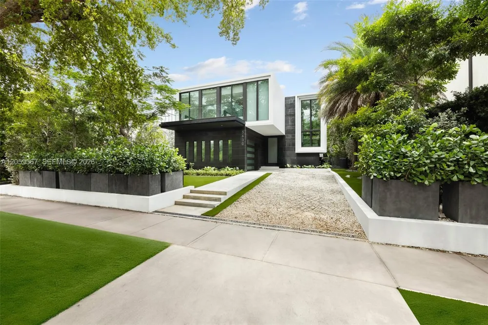 5630 Pine Tree Dr Miami Beach, FL 33140