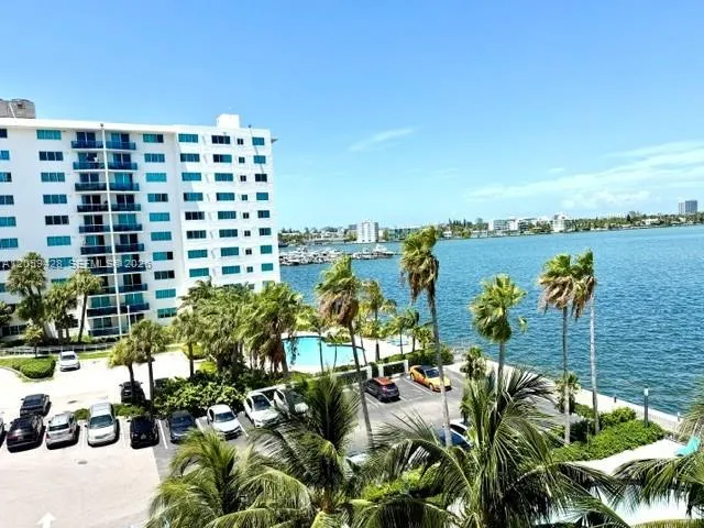 7501 E Treasure Dr #5H North Bay Village, FL 33141