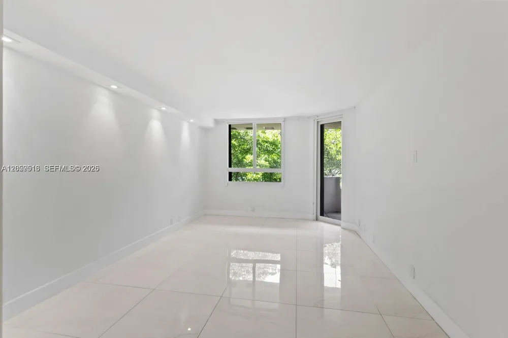 181 Crandon Blvd #207 Key Biscayne, FL 33149