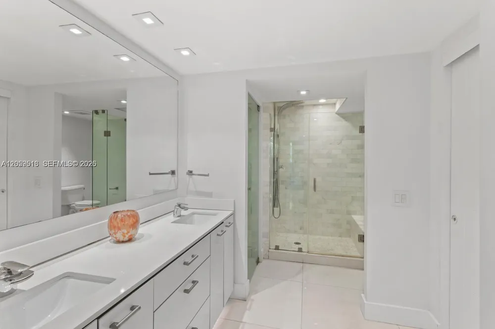 181 Crandon Blvd #207 Key Biscayne, FL 33149