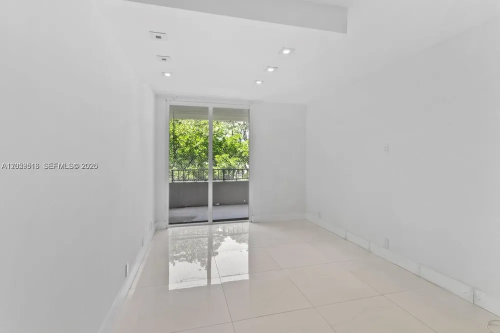 181 Crandon Blvd #207 Key Biscayne, FL 33149