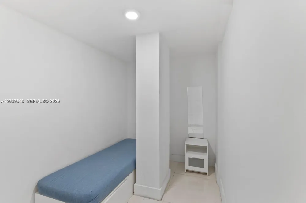 181 Crandon Blvd #207 Key Biscayne, FL 33149
