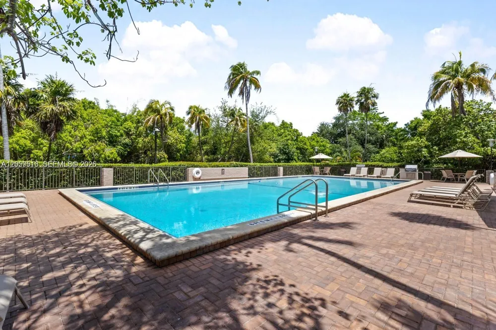 181 Crandon Blvd #207 Key Biscayne, FL 33149