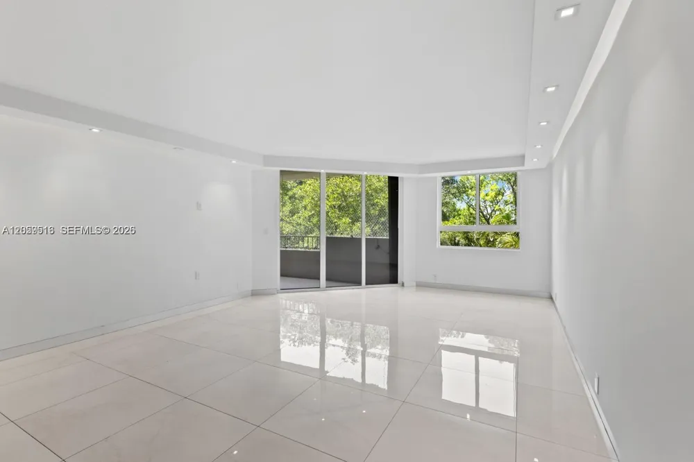 181 Crandon Blvd #207 Key Biscayne, FL 33149