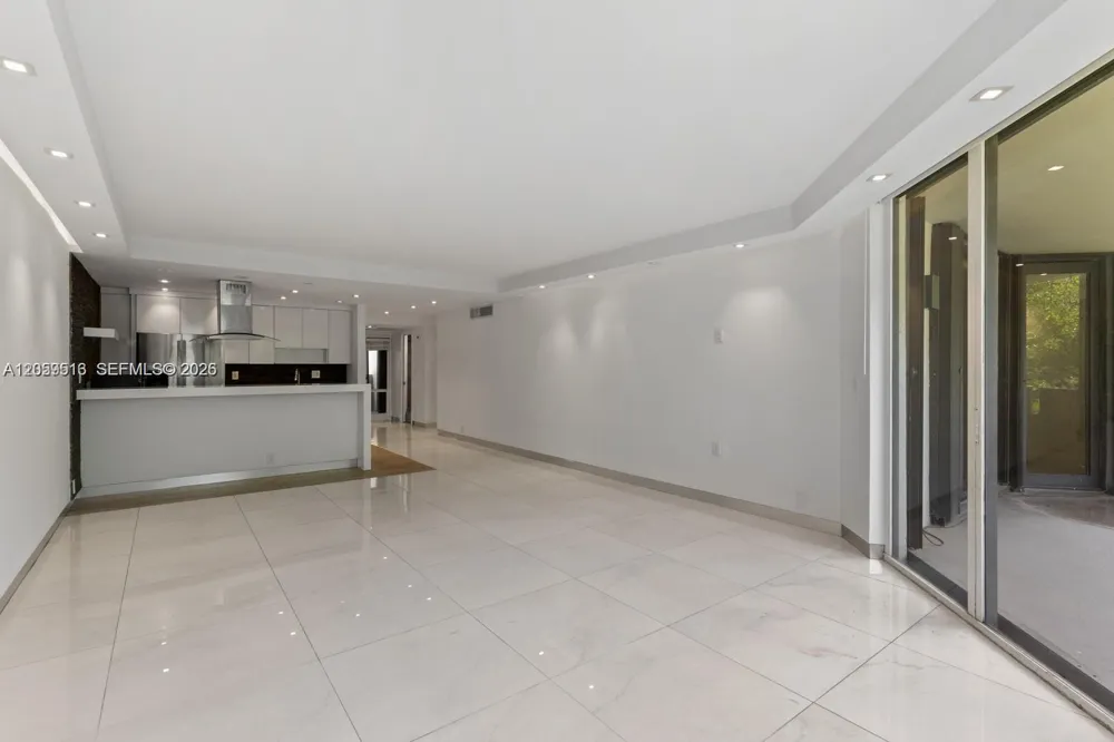 181 Crandon Blvd #207 Key Biscayne, FL 33149