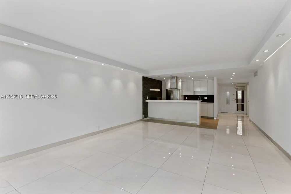 181 Crandon Blvd #207 Key Biscayne, FL 33149