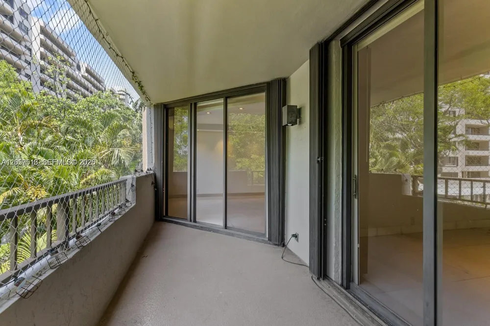 181 Crandon Blvd #207 Key Biscayne, FL 33149