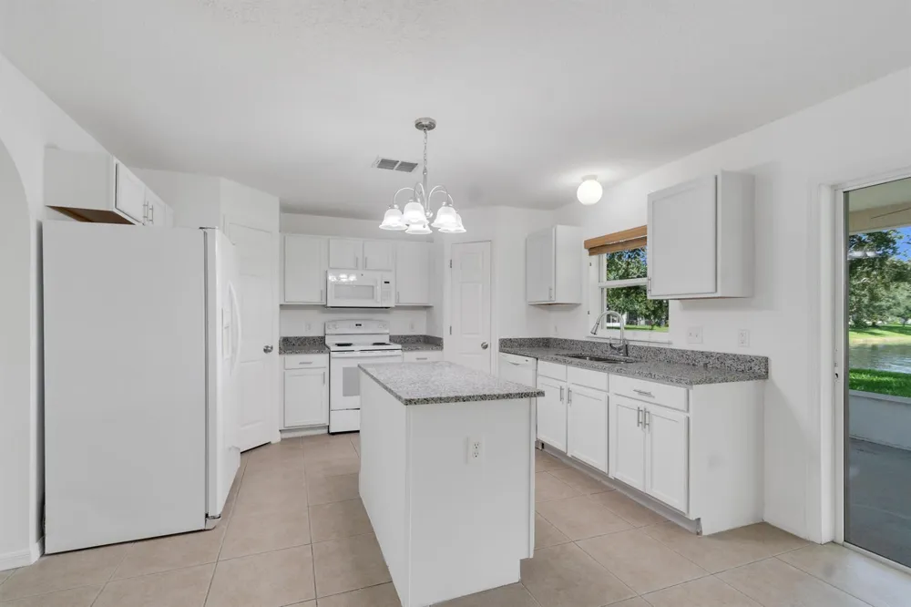 2538 12TH SQUARE SW Vero Beach, FL 32968