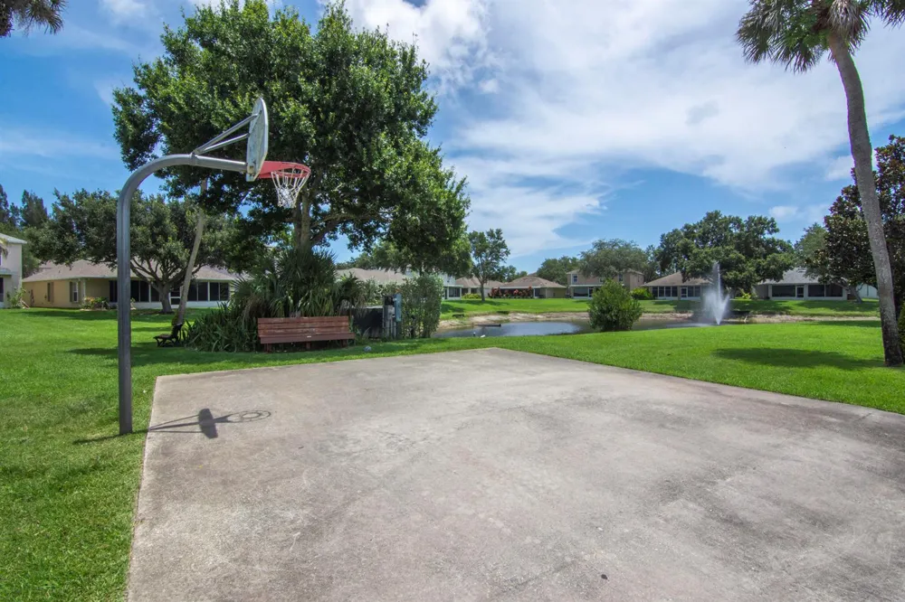 2538 12TH SQUARE SW Vero Beach, FL 32968