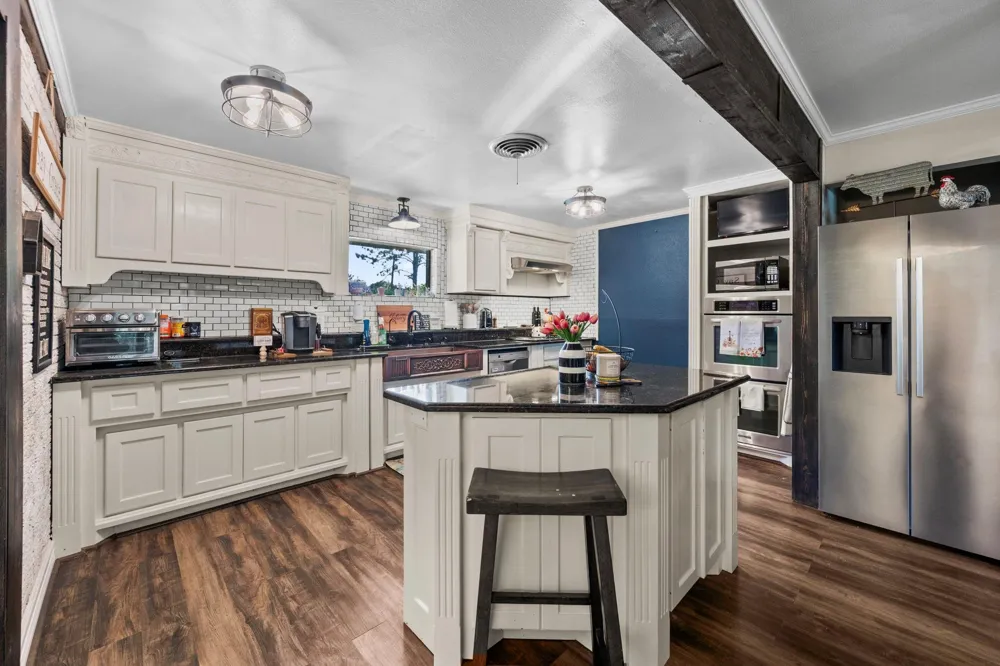 618 Melody Lane Eagle Lake, TX 77434