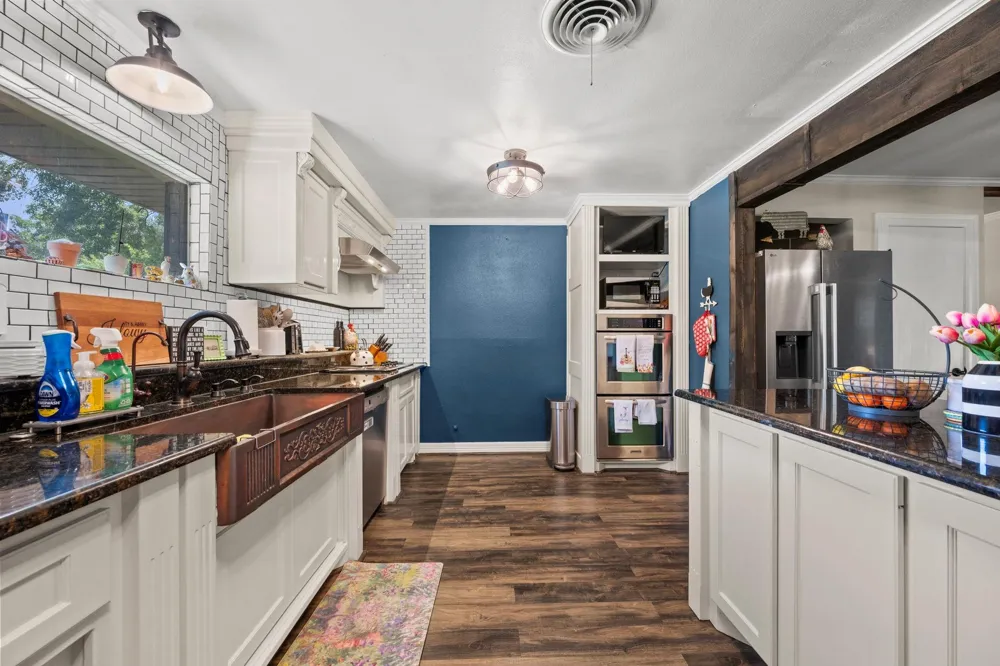 618 Melody Lane Eagle Lake, TX 77434