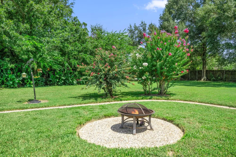 618 Melody Lane Eagle Lake, TX 77434