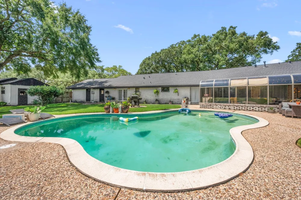 618 Melody Lane Eagle Lake, TX 77434