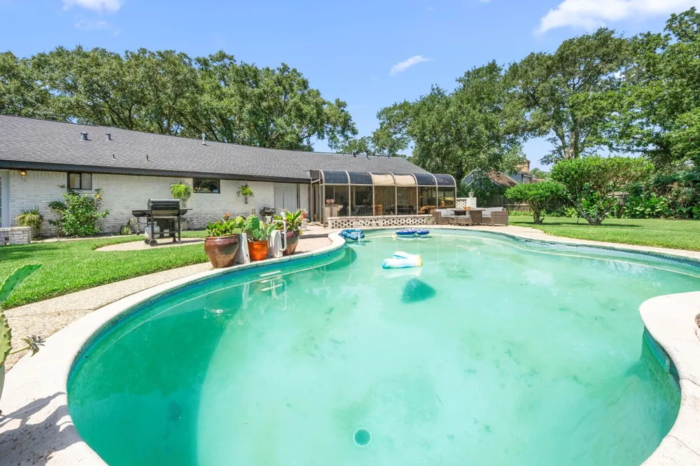 618 Melody Lane Eagle Lake, TX 77434