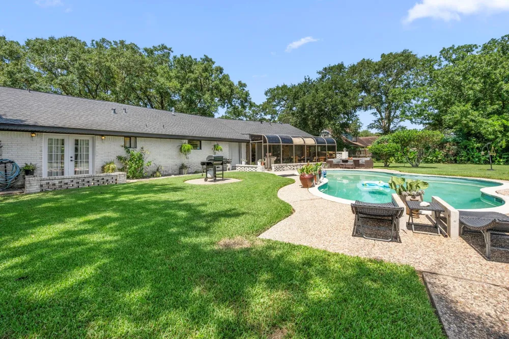 618 Melody Lane Eagle Lake, TX 77434