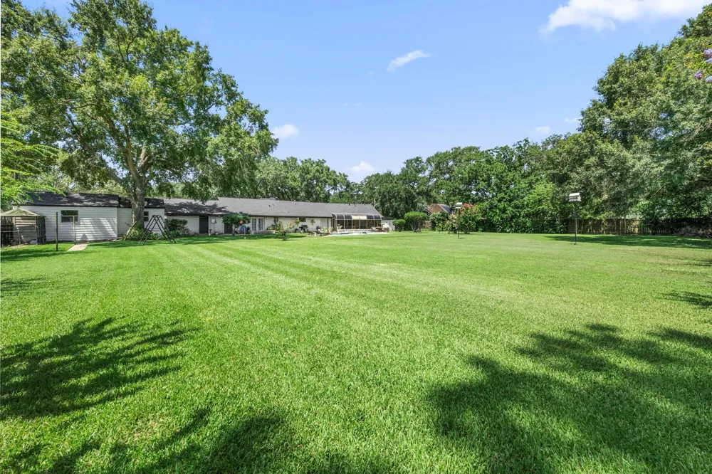 618 Melody Lane Eagle Lake, TX 77434