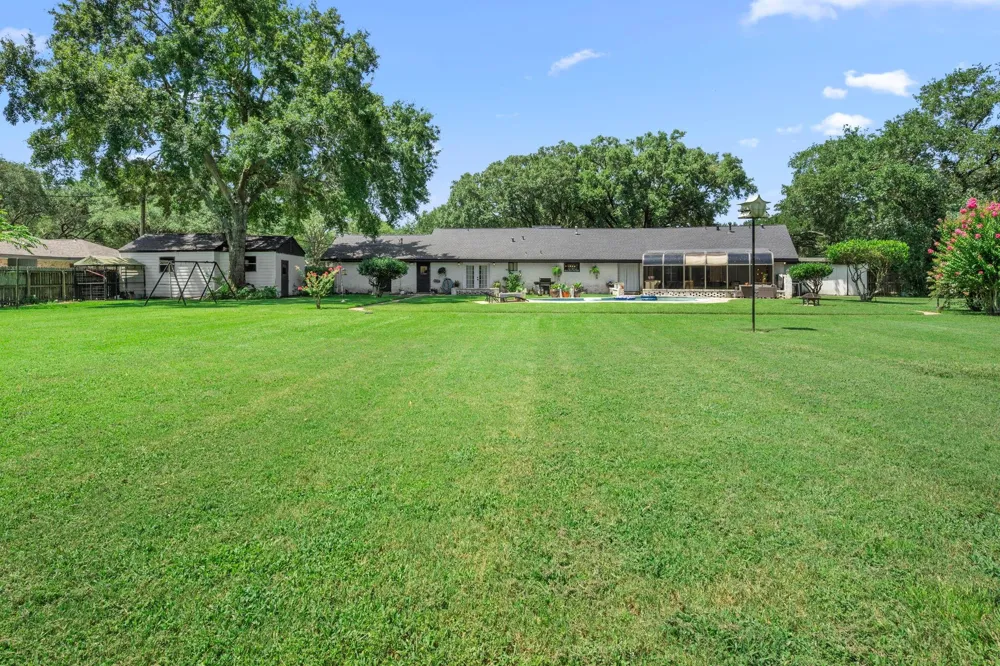 618 Melody Lane Eagle Lake, TX 77434
