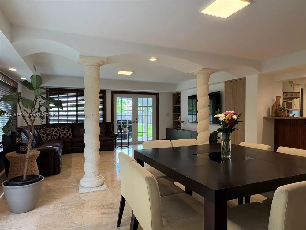 6610 SW 104th Ct Miami, FL 33173
