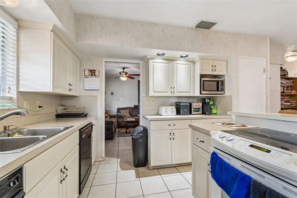 7846 12TH STREET St Petersburg, FL 33702