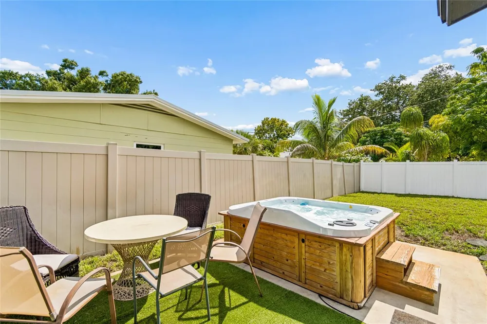 7846 12TH STREET St Petersburg, FL 33702