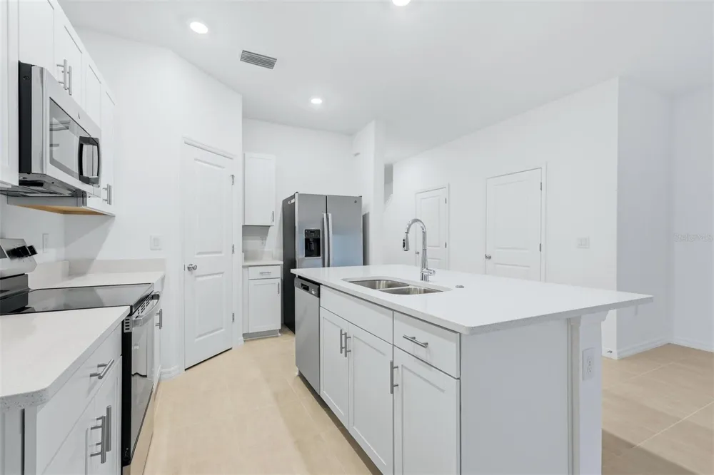 8417 LUNAR SKYE STREET Sarasota, FL 34241