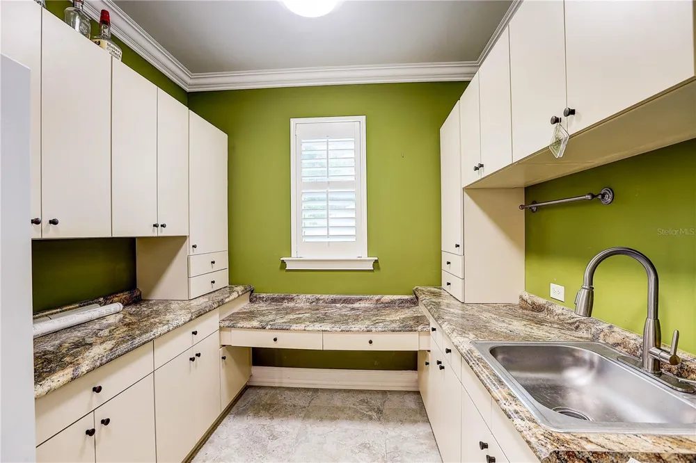 1508 ECKLES DRIVE Tampa, FL 33612