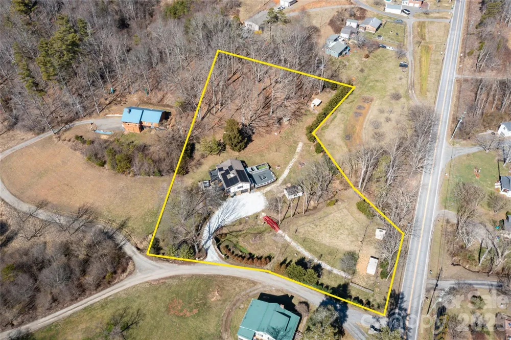 5 Northlake Drive Weaverville, NC 28787