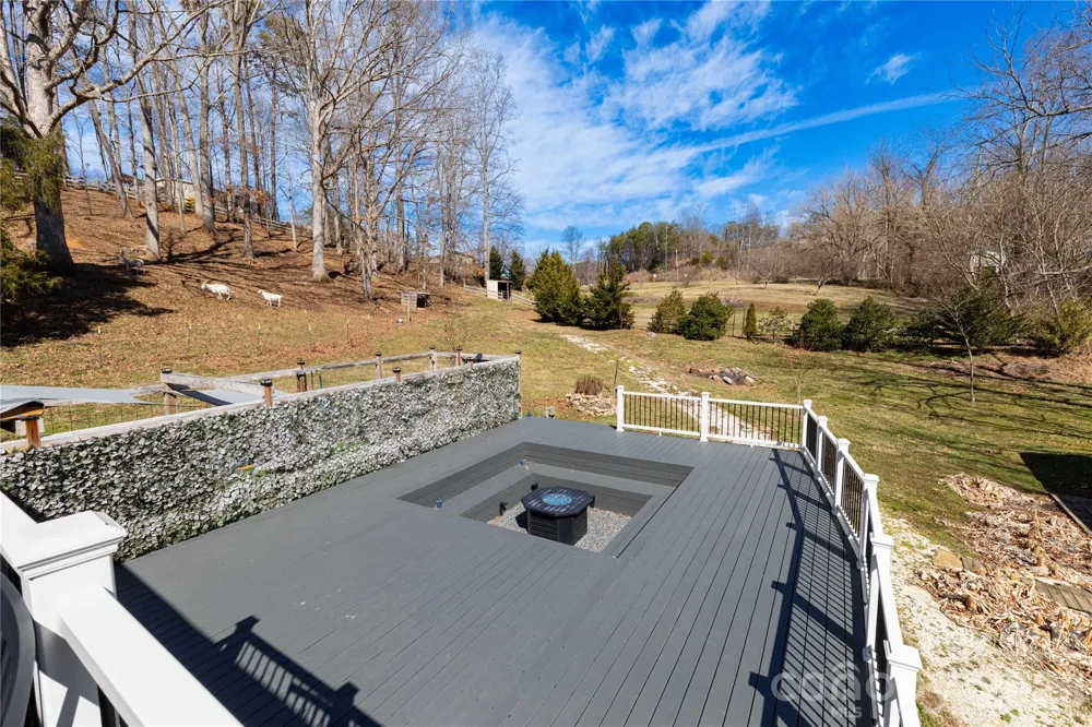 5 Northlake Drive Weaverville, NC 28787