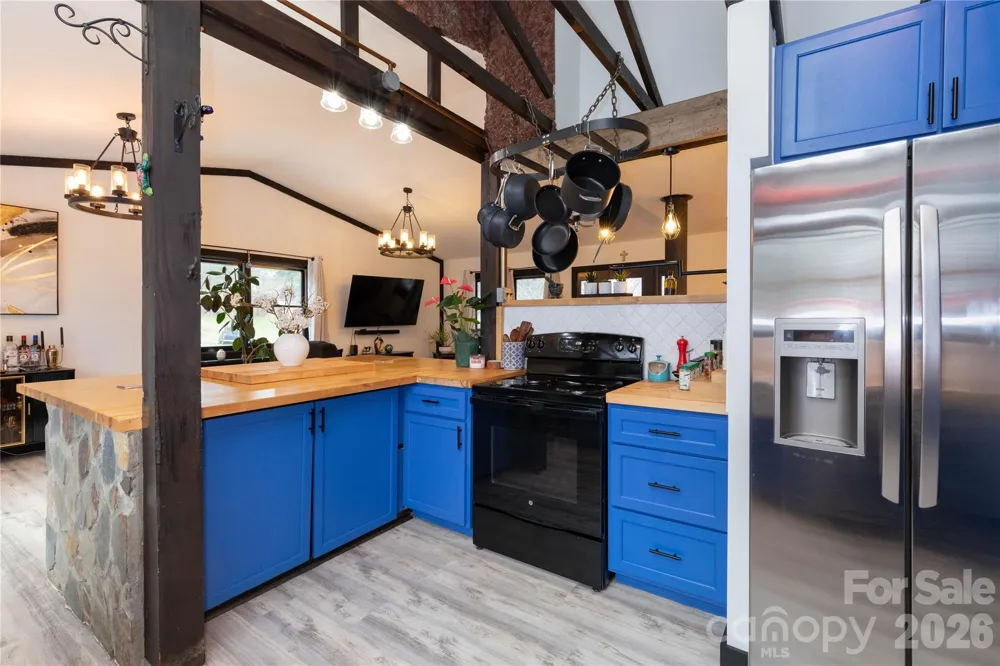 5 Northlake Drive Weaverville, NC 28787