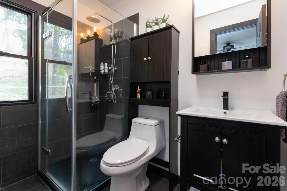 5 Northlake Drive Weaverville, NC 28787