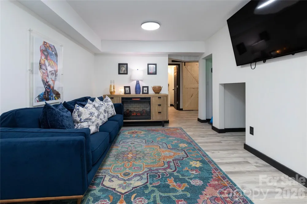 5 Northlake Drive Weaverville, NC 28787