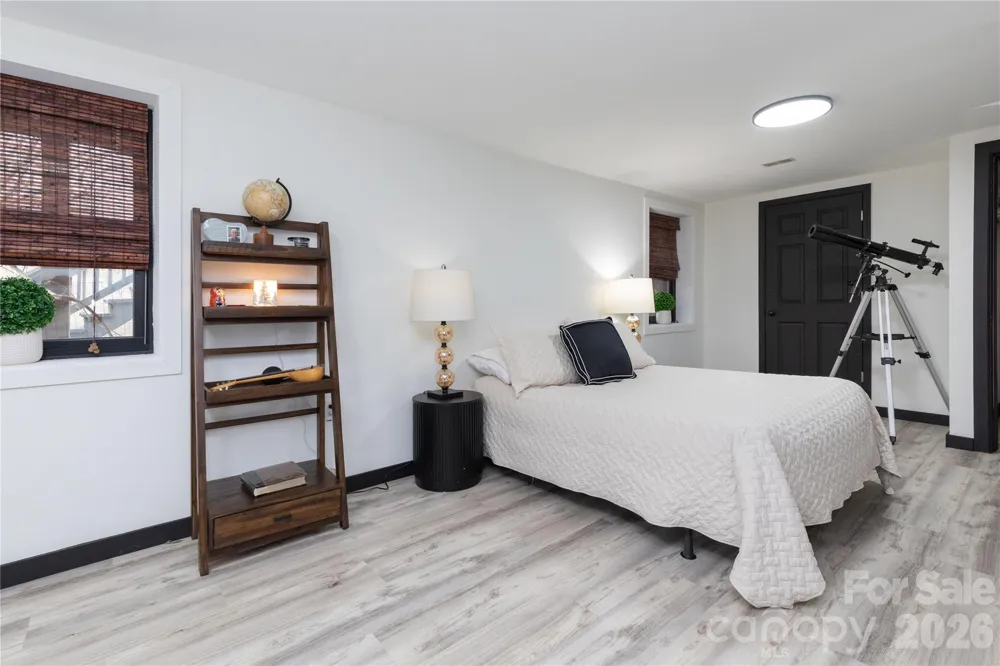 5 Northlake Drive Weaverville, NC 28787