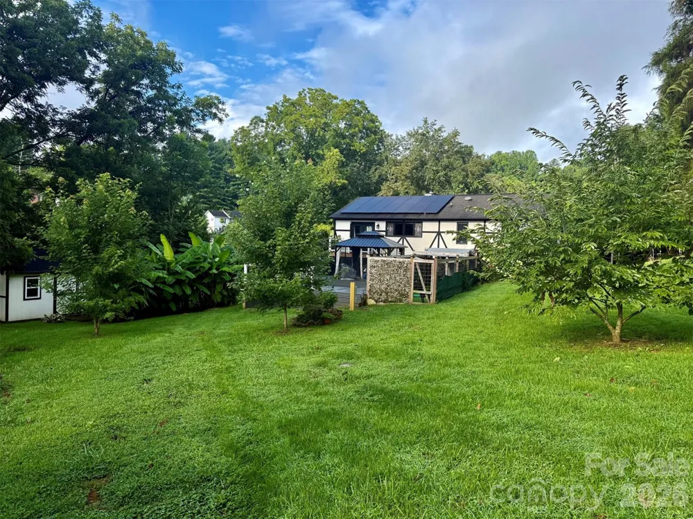 5 Northlake Drive Weaverville, NC 28787