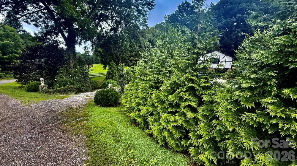 5 Northlake Drive Weaverville, NC 28787