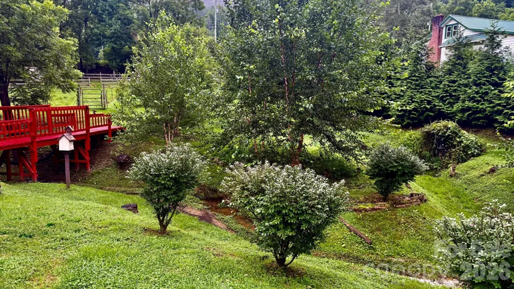 5 Northlake Drive Weaverville, NC 28787
