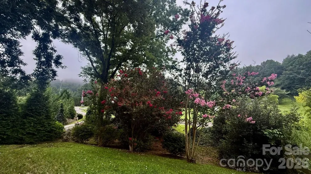 5 Northlake Drive Weaverville, NC 28787