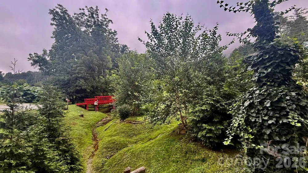 5 Northlake Drive Weaverville, NC 28787