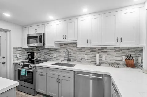 4502 FEDERAL Highway #167H