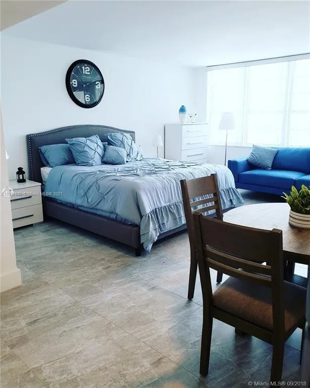 100 LINCOLN ROAD #707 Miami Beach, FL 33139
