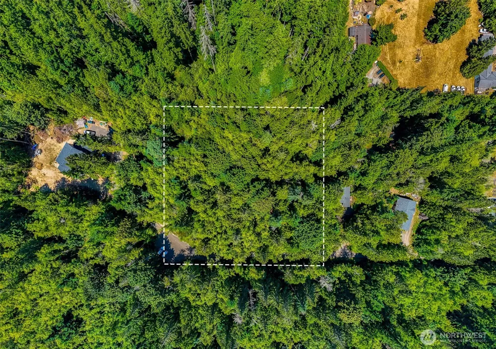 8679 NE Fox Den Lane Bainbridge Island, WA 98110