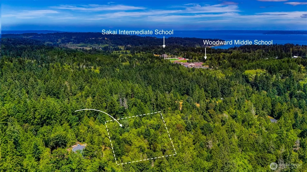 8679 NE Fox Den Lane Bainbridge Island, WA 98110