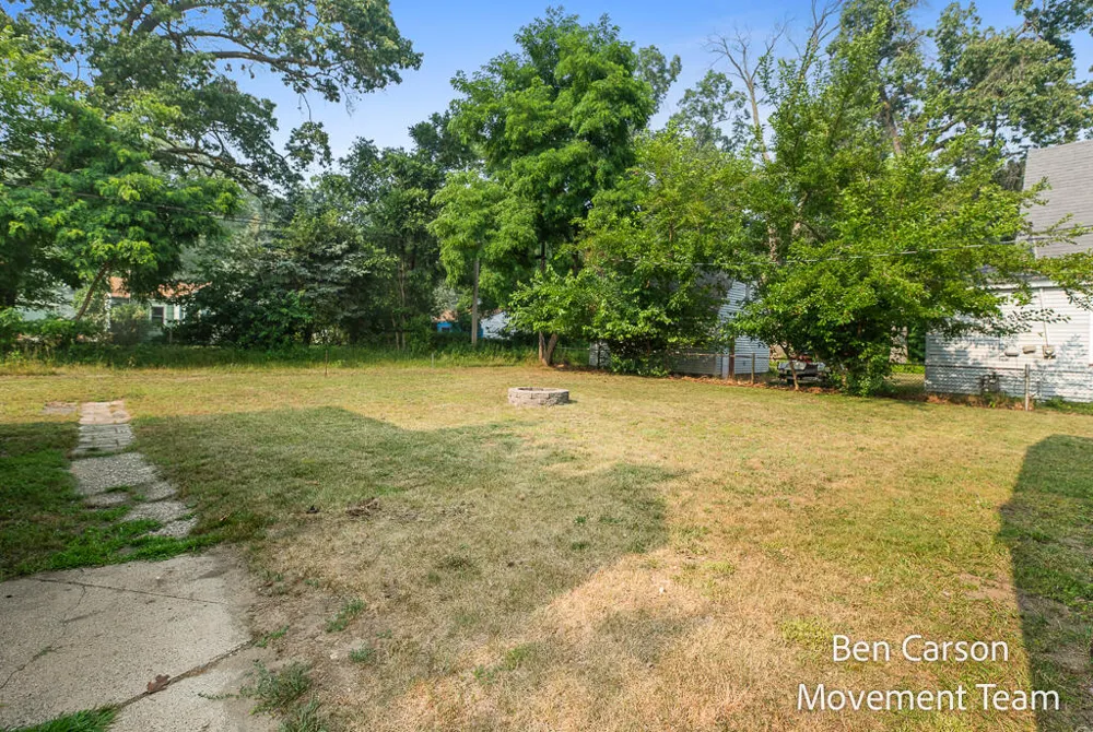 2164 Letart Avenue Muskegon, MI 49441