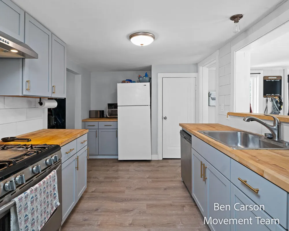 2164 Letart Avenue Muskegon, MI 49441