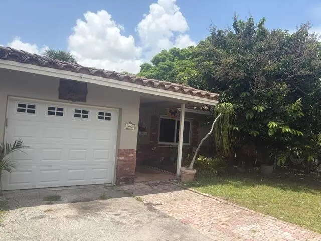 2060 NW 37th Street Oakland Park, FL 33309