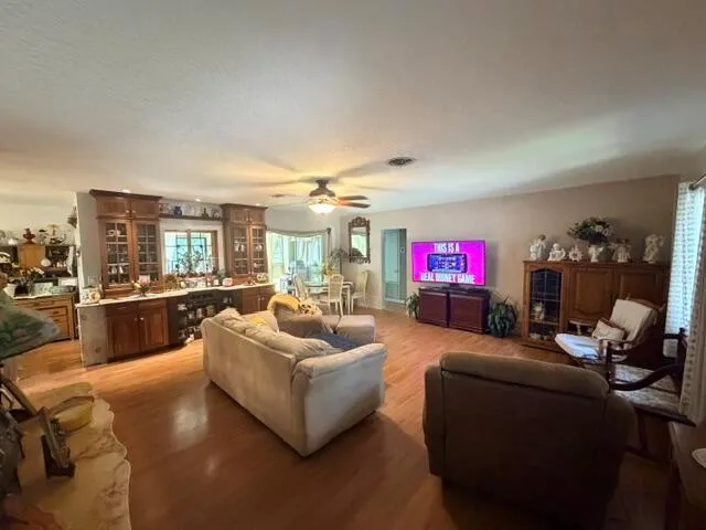 2060 NW 37th Street Oakland Park, FL 33309