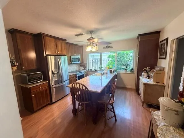 2060 NW 37th Street Oakland Park, FL 33309