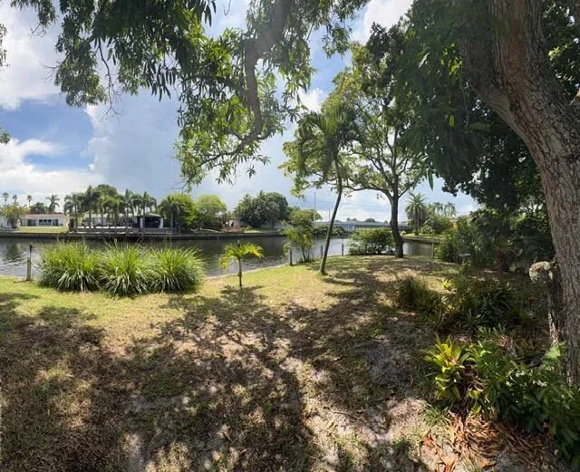 2060 NW 37th Street Oakland Park, FL 33309