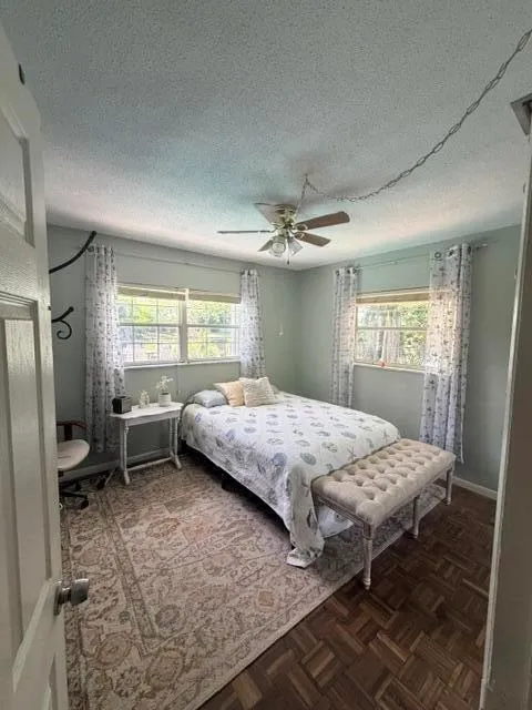 2060 NW 37th Street Oakland Park, FL 33309