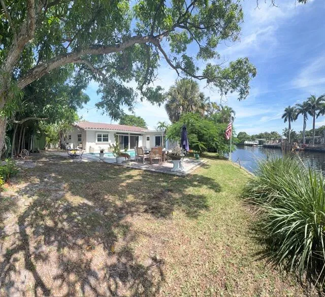 2060 NW 37th Street Oakland Park, FL 33309